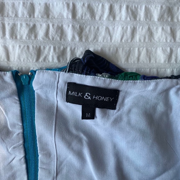 patterned top - Picture 4 of 4